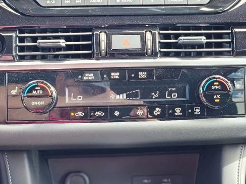 New 2025 Nissan Pathfinder SV image 19