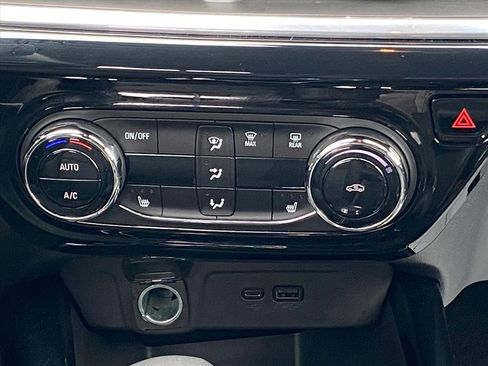 Used 2024 Chevrolet Trax RS w/ Driver Confidence Package image 12