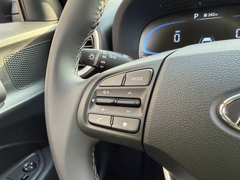 New 2026 Hyundai Venue SEL image 32