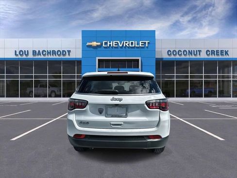 Used 2023 Jeep Compass Sport image 7