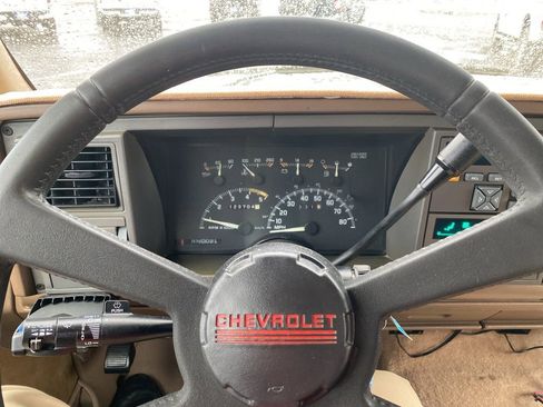 Used 1994 Chevrolet Suburban 2500 image 25