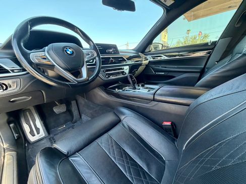 Used 2017 BMW 740i RWD image 13