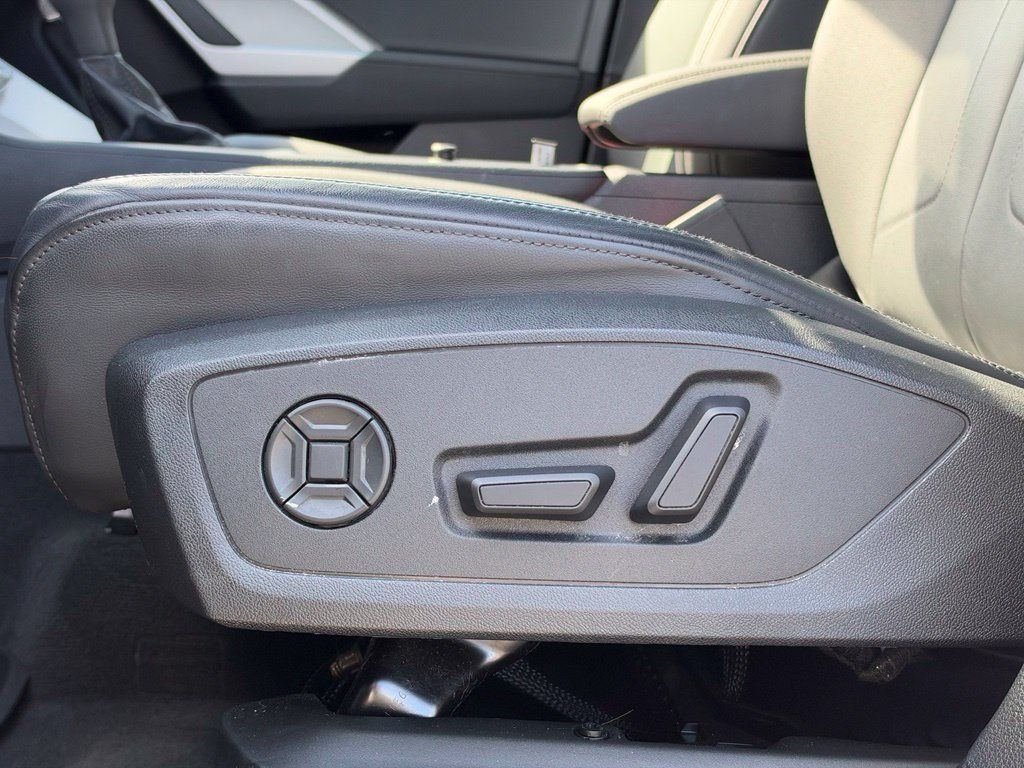 Used 2024 Audi Q3 2.0T Premium Plus AWD/4WD image 14