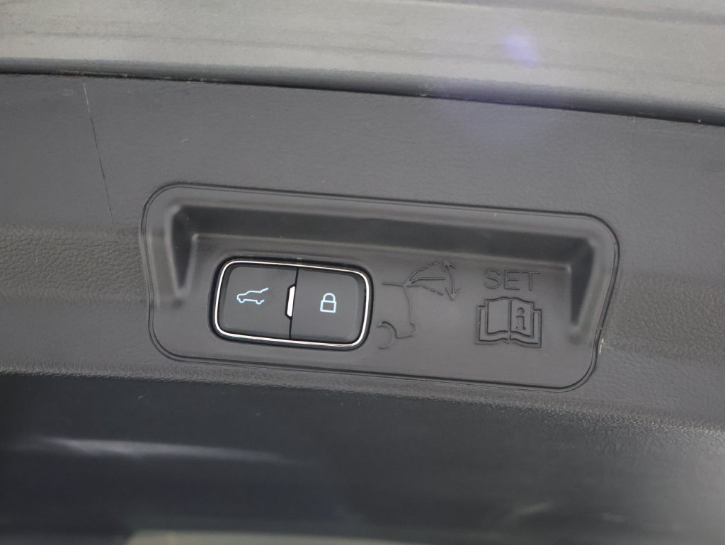 Used 2025 Ford Explorer ST-Line AWD/4WD image 20