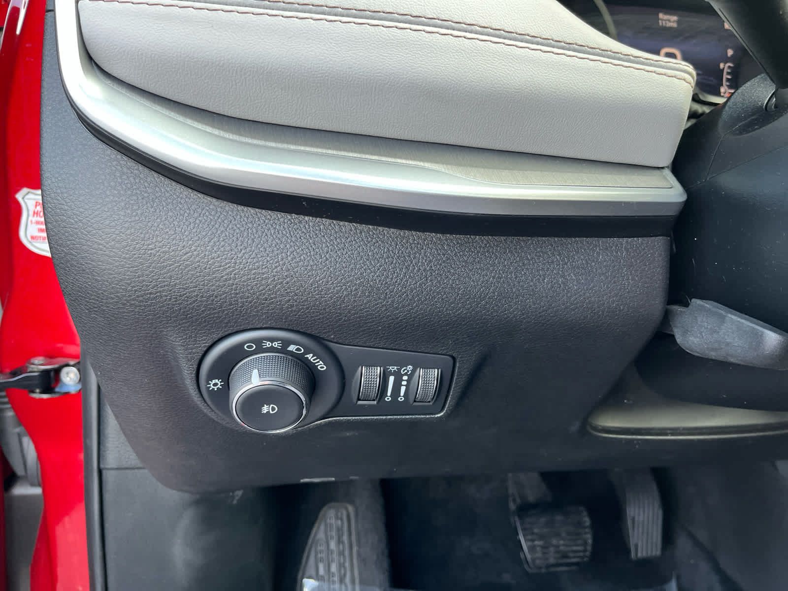 Used 2025 Jeep Compass Limited AWD/4WD image 12