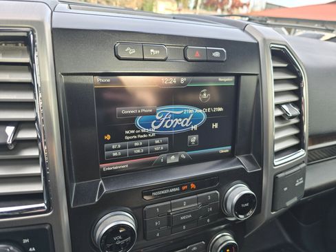 Used 2015 Ford F150 Platinum w/ Technology Package image 15