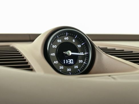 New 2025 Porsche Macan Turbo Electric image 17