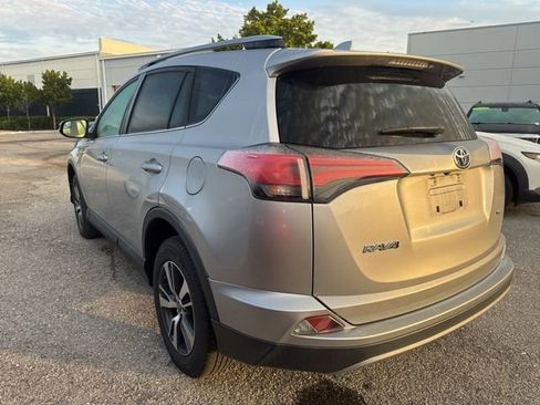 Used 2017 Toyota RAV4 XLE FWD image 3