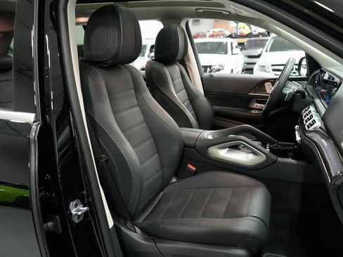 Used 2024 Mercedes-Benz GLS 450 4MATIC image 14