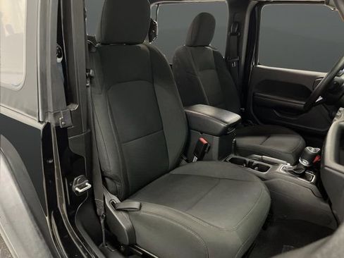 Used 2021 Jeep Wrangler Sport image 27