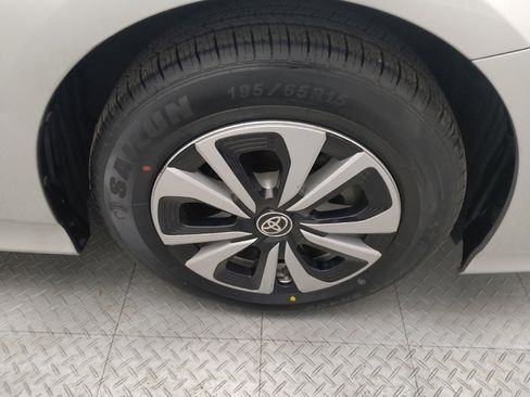 Used 2018 Toyota Prius Prime Plus w/ Protection Package image 31