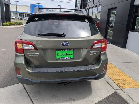 Used 2015 Subaru Outback 2.5i Limited AWD/4WD image 5