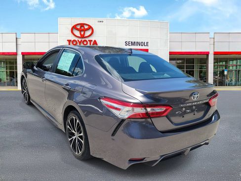 Used 2020 Toyota Camry SE FWD image 4