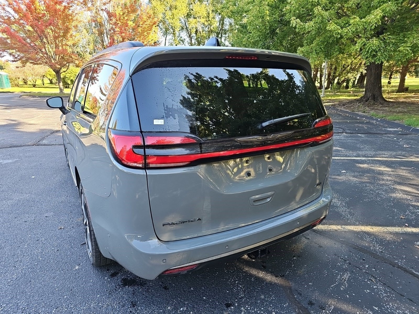 Used 2023 Chrysler Pacifica Touring-L w/ Road Tripper Package AWD/4WD image 3