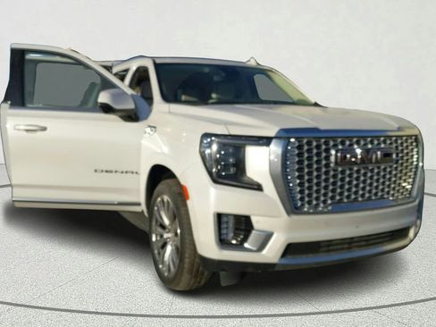 Used 2023 GMC Yukon XL Denali RWD image 8