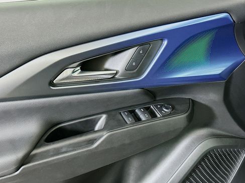 Used 2025 Chevrolet Equinox EV LT w/ Convenience Package image 15