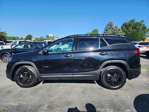 Used 2023 GMC Terrain AT4 AWD/4WD image 4