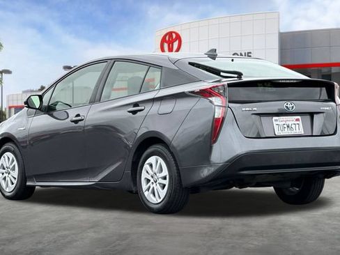 Used 2016 Toyota Prius Two FWD image 6