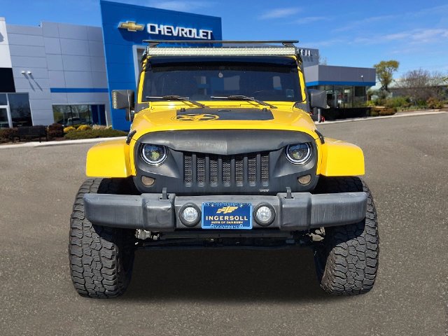 Used 2015 Jeep Wrangler Unlimited Sahara w/ Connectivity Group AWD/4WD image 22