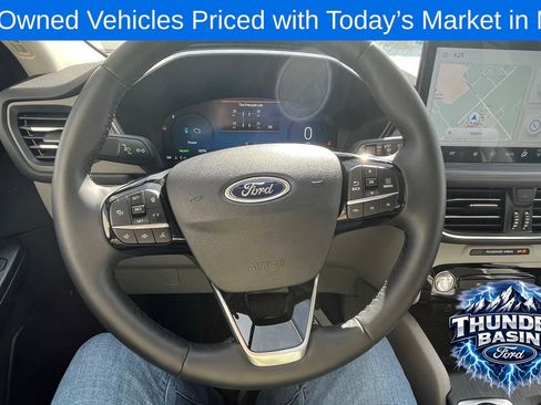 Used 2023 Ford Escape Platinum AWD/4WD image 27