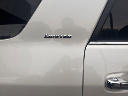 Used 2016 Toyota 4Runner Limited image 4