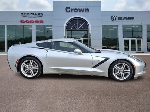 Used 2017 Chevrolet Corvette Stingray Coupe w/ 3LT Preferred Equipment Group image 7
