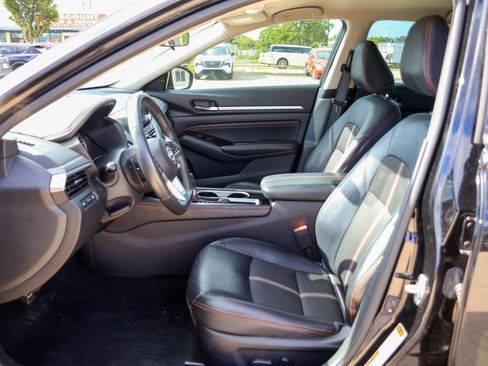 Used 2023 Nissan Altima 2.5 SR FWD image 7