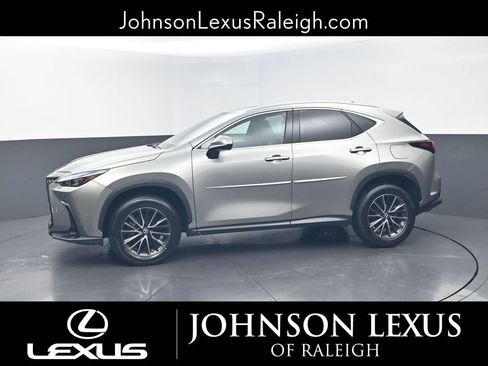 Used 2024 Lexus NX 250 FWD image 2