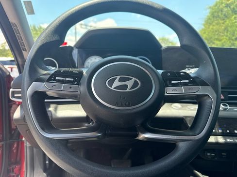 Used 2024 Hyundai Elantra SEL FWD image 7