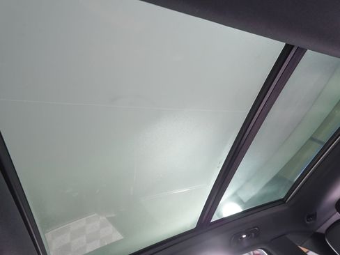 Used 2023 Porsche Cayenne AWD/4WD image 26