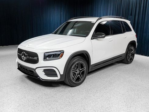 New 2026 Mercedes-Benz GLB 250 4MATIC image 1