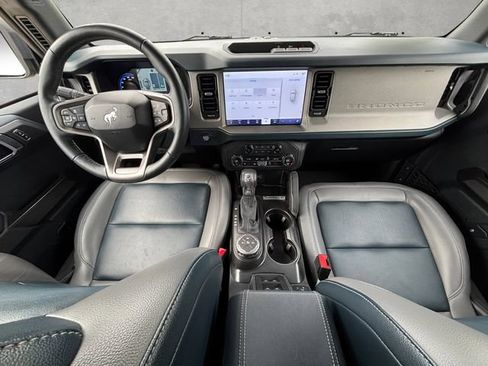 Used 2024 Ford Bronco Outer Banks AWD/4WD image 25