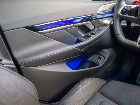 Used 2025 BMW M5 w/ Carbon Package image 19