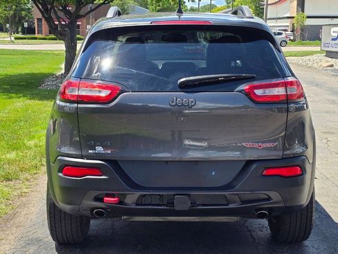 Used 2018 Jeep Cherokee Trailhawk w/ Cold Weather Group AWD/4WD image 5
