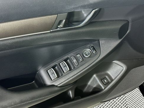 Used 2021 Honda Accord LX image 14