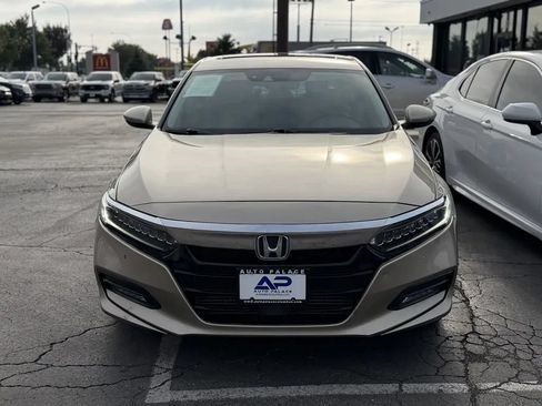 Used 2020 Honda Accord Touring image 2