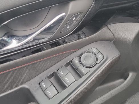 Used 2023 Chevrolet Traverse RS image 18