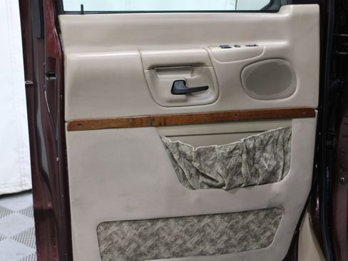 Used 2000 Ford E-150 and Econoline 150 image 5