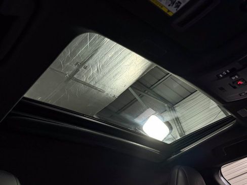 Used 2023 Lexus ES 300h F Sport image 14