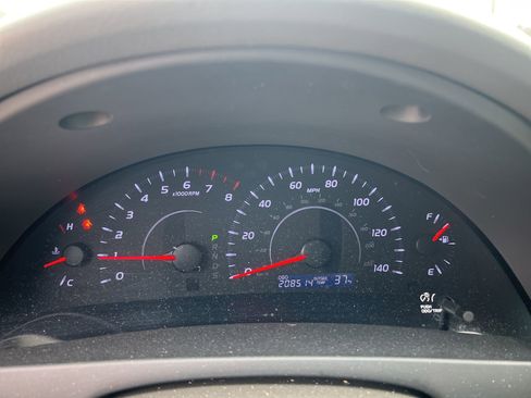 Used 2011 Toyota Camry LE image 14