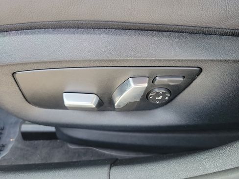 Used 2023 BMW 530e w/ Convenience Package RWD image 18