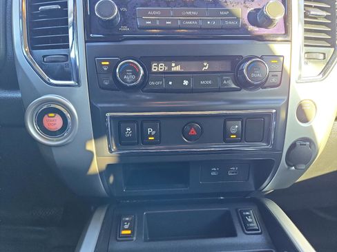 Used 2021 Nissan Titan SV w/ SV Convenience Package image 22