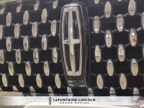 Certified 2023 Lincoln Aviator Black Label w/ Dynamic Handling Package image 9