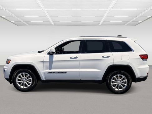 Used 2021 Jeep Grand Cherokee Laredo X AWD/4WD image 2