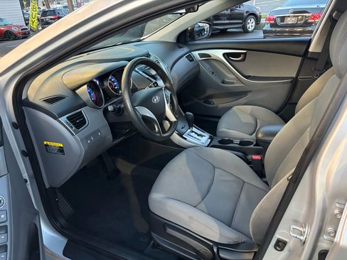 Used 2012 Hyundai Elantra GLS image 15
