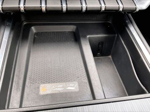 Used 2024 GMC Acadia Elevation image 25