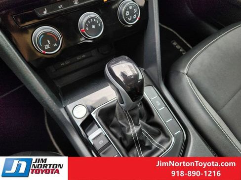 Used 2023 Volkswagen Taos SE w/ Panoramic Sunroof Package AWD/4WD image 21