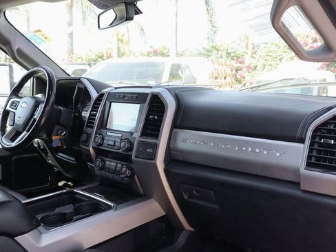 Used 2021 Ford F250 Lariat w/ Lariat Value Package AWD/4WD image 38