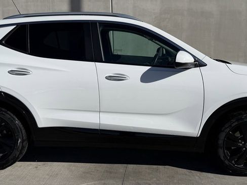 Used 2024 Buick Encore GX Sport Touring image 3
