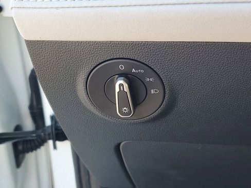 New 2026 Volkswagen Taos SE FWD image 28